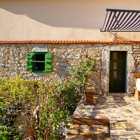 펜션 Woodland Retreat *