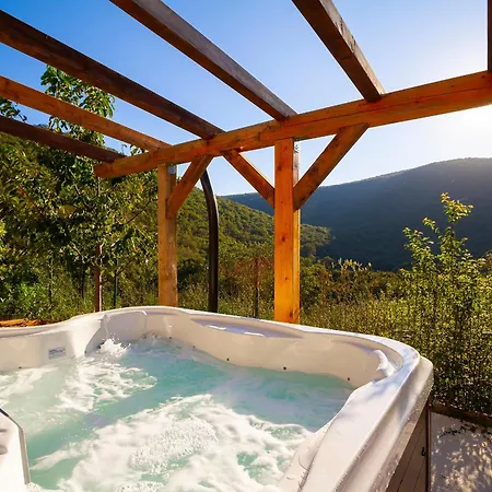 펜션 Woodland Retreat *