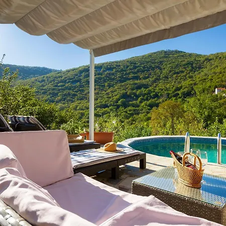 펜션 Woodland Retreat